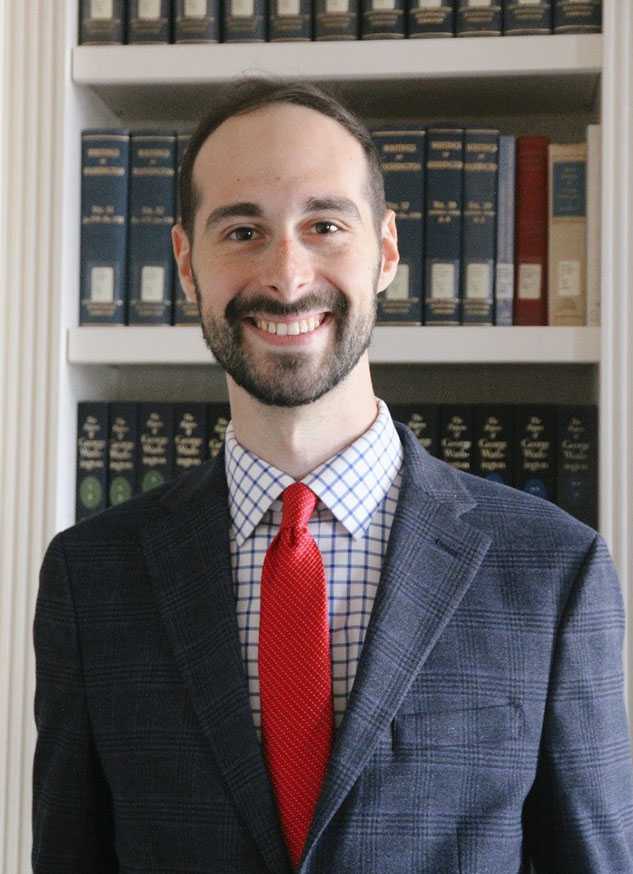 Ephraim Ayil's headshot